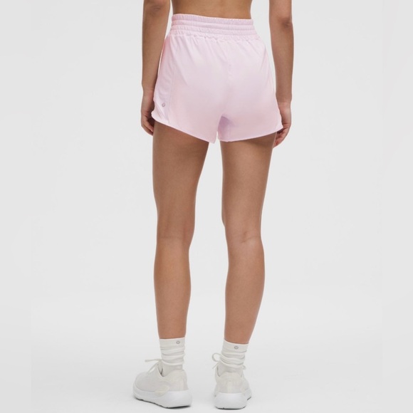 **SOLD NWT Lululemon hotty hot shorts in blush quartz 4” size 14 - Picture 3 of 6